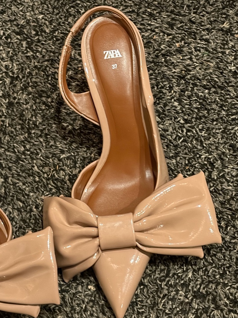 ZARA Nude Beige Patent Heels With Bow Sz 37 US 6.5  3” Heel - Picture 3 of 10